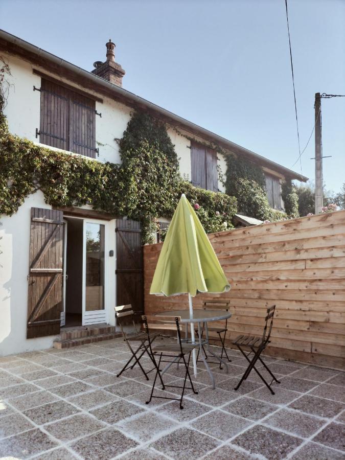 A Deux Pas De Cabourg ,Avec Une Belle Vue Sur La Campagne Normande.A Grangues Exterior photo